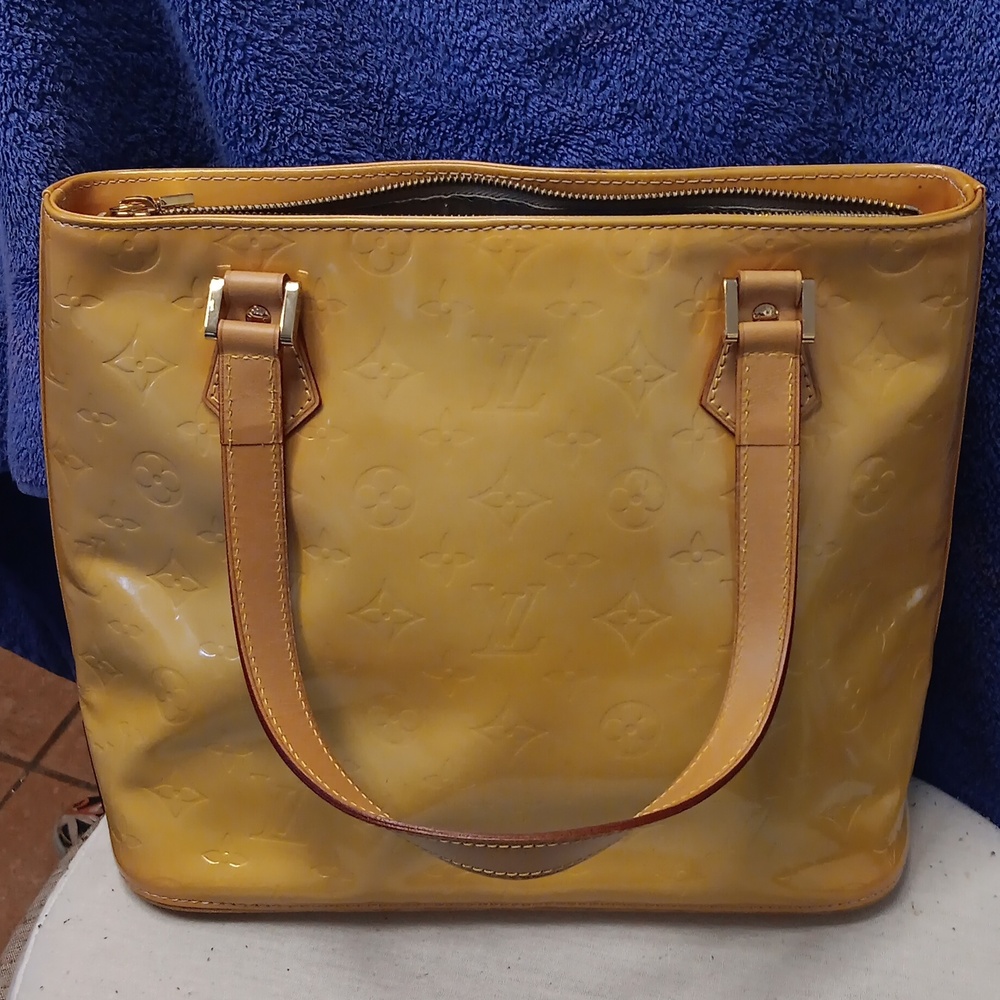 AUTHENTIC Louis Vuitton Monogram Vernis yellow zip top tote